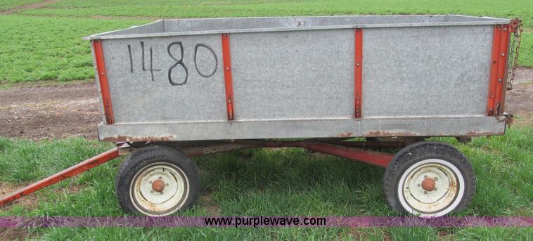 image for item B5115 Lindsay 5025A towable grain wagon