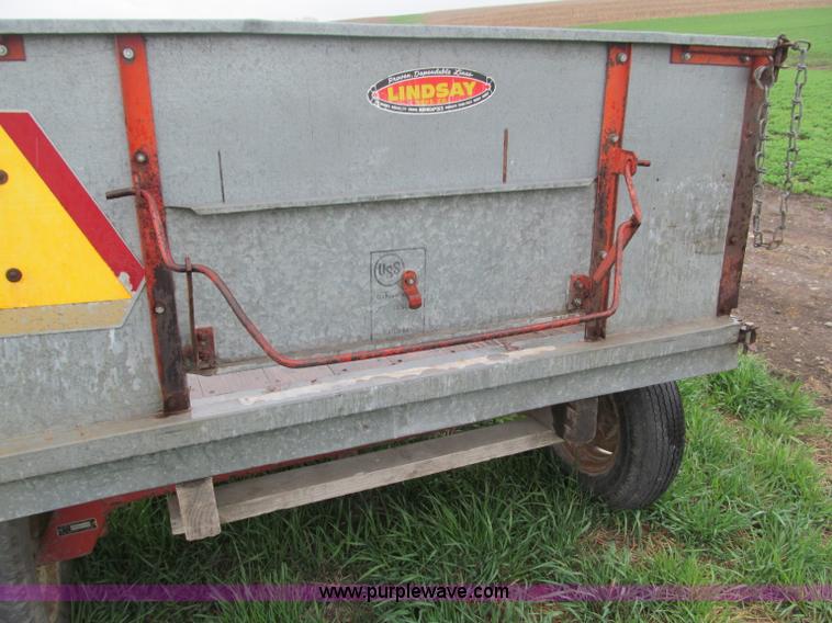 image for item B5115 Lindsay 5025A towable grain wagon