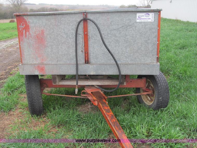 image for item B5115 Lindsay 5025A towable grain wagon