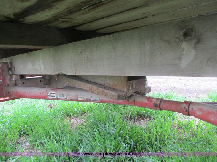 image for item B5115 Lindsay 5025A towable grain wagon