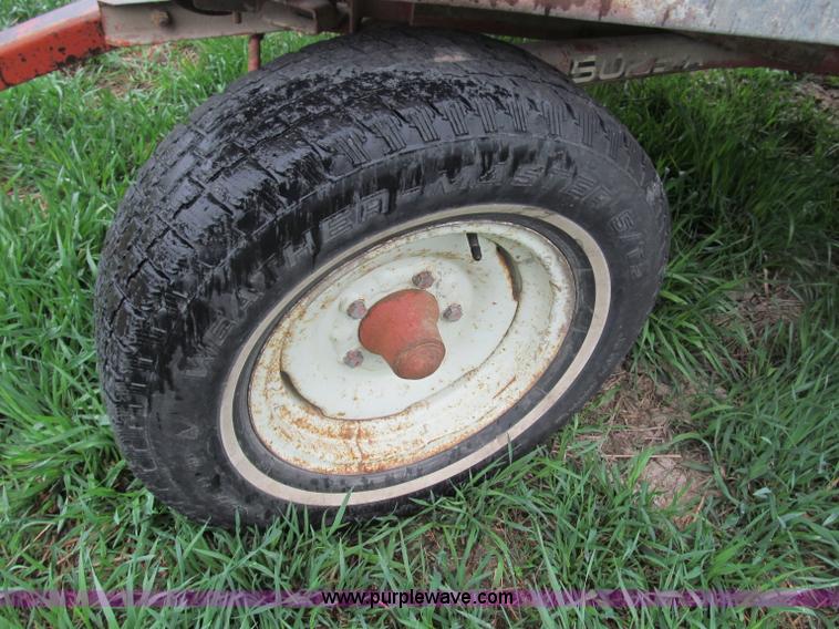 image for item B5115 Lindsay 5025A towable grain wagon