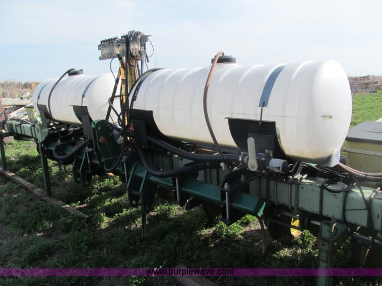 image for item B5118 John Deere 7100 12 row planter