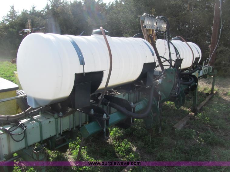 image for item B5118 John Deere 7100 12 row planter