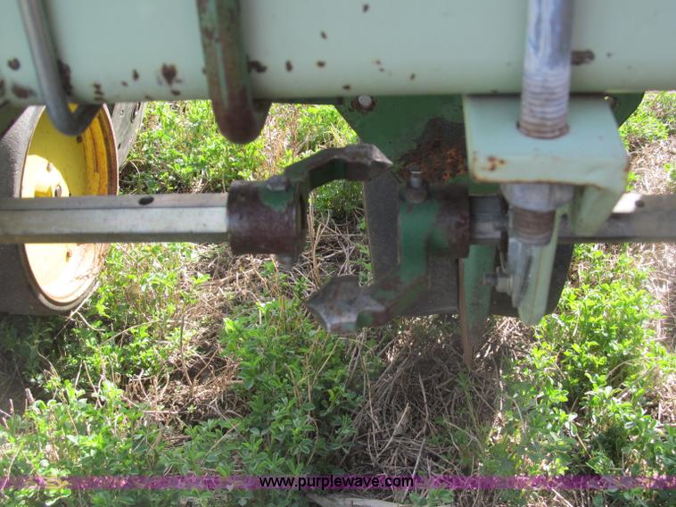 image for item B5118 John Deere 7100 12 row planter