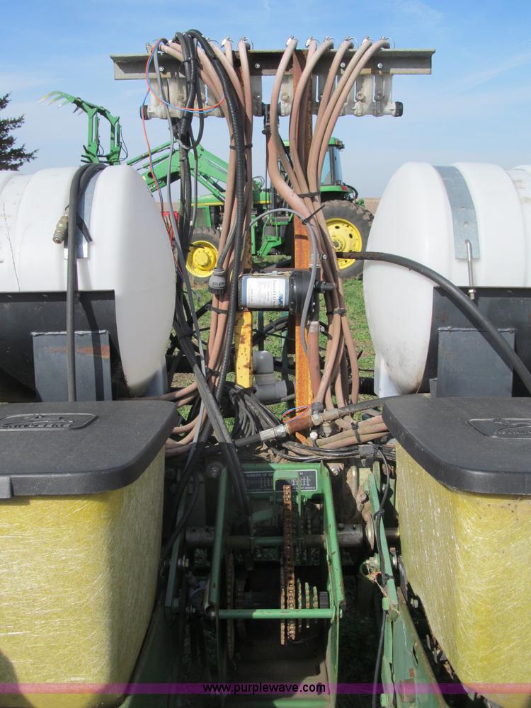 image for item B5118 John Deere 7100 12 row planter