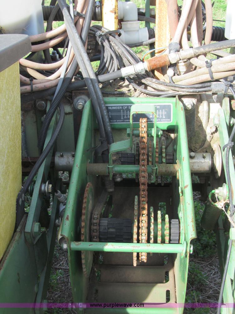 image for item B5118 John Deere 7100 12 row planter