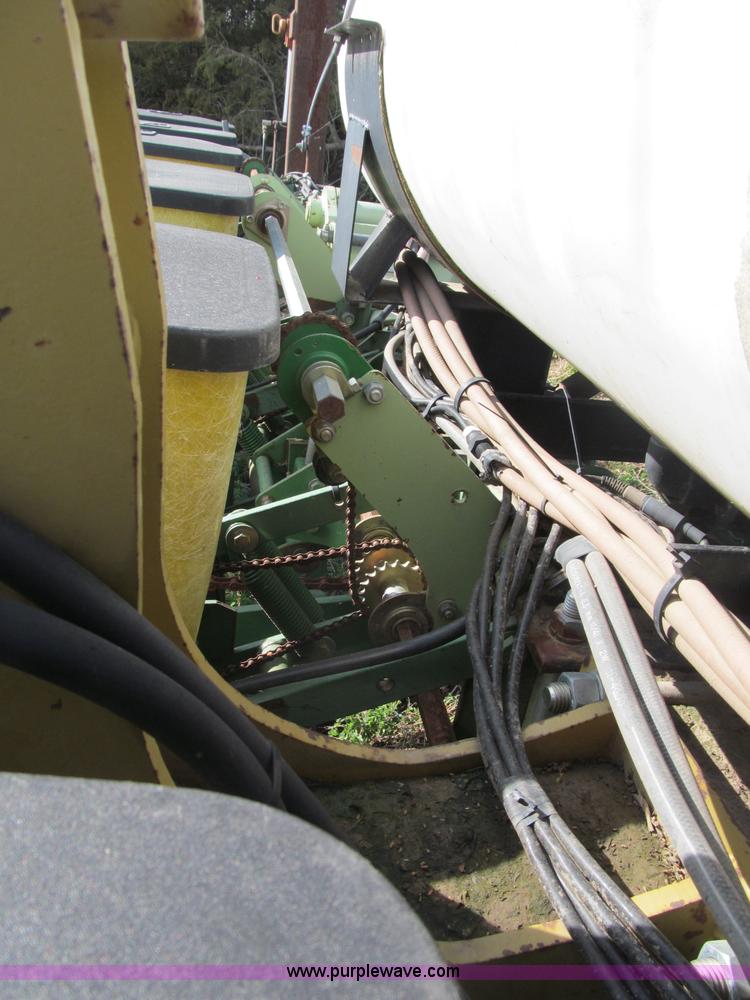 image for item B5118 John Deere 7100 12 row planter