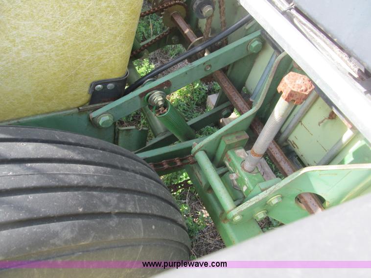 image for item B5118 John Deere 7100 12 row planter