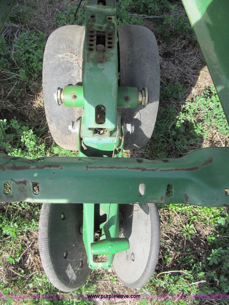 image for item B5118 John Deere 7100 12 row planter