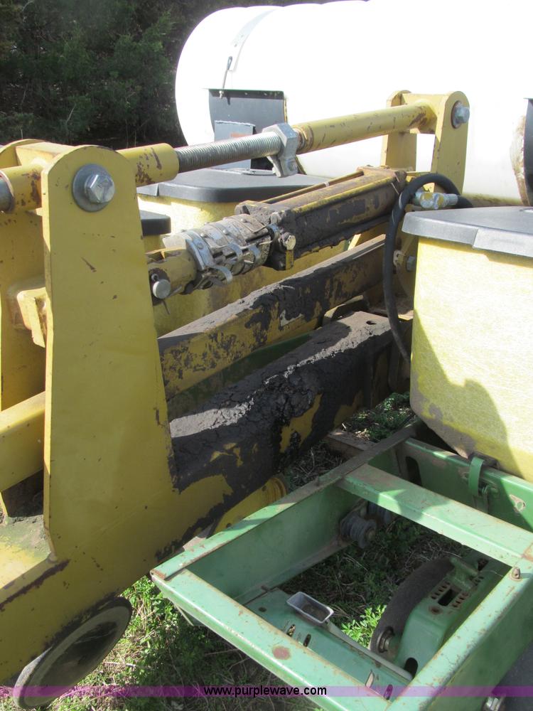 image for item B5118 John Deere 7100 12 row planter