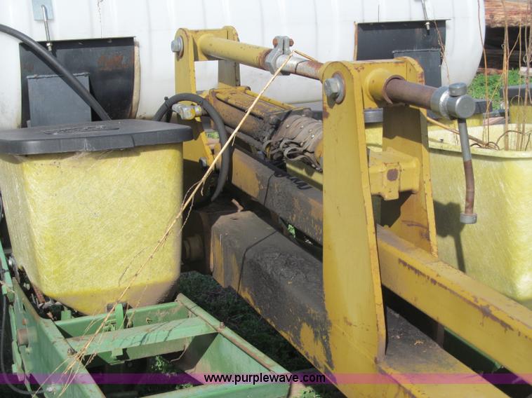 image for item B5118 John Deere 7100 12 row planter