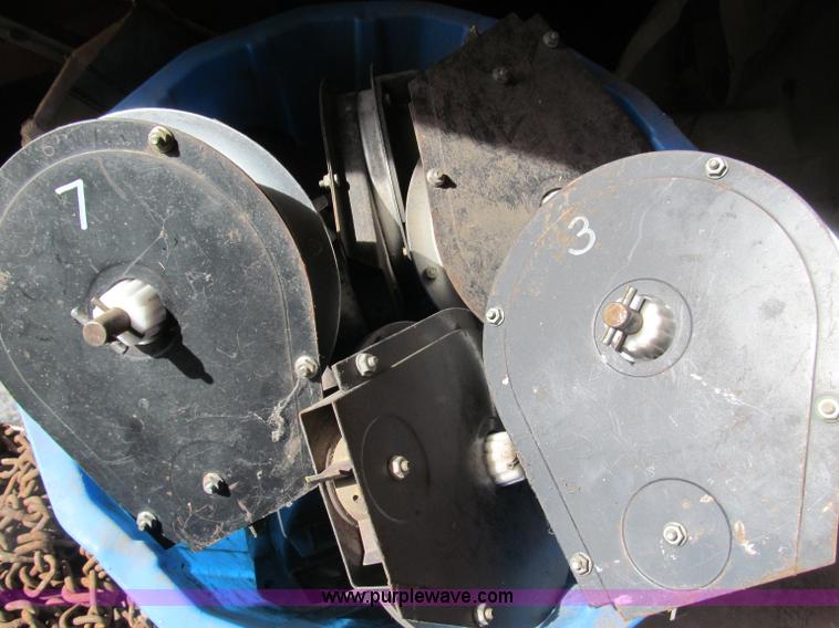 image for item B5118 John Deere 7100 12 row planter