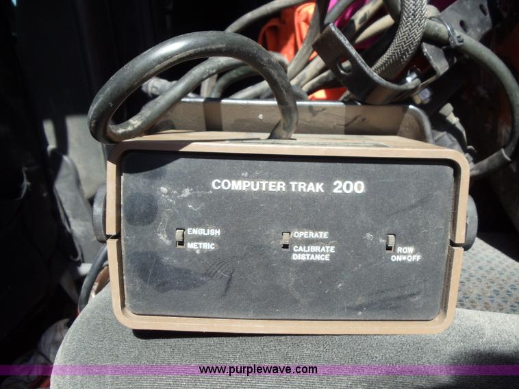 image for item B5118 John Deere 7100 12 row planter