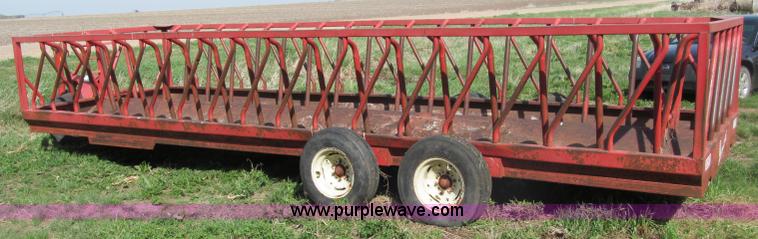 image for item B5121 Apache WEW24A2 hay trailer feeder wagon