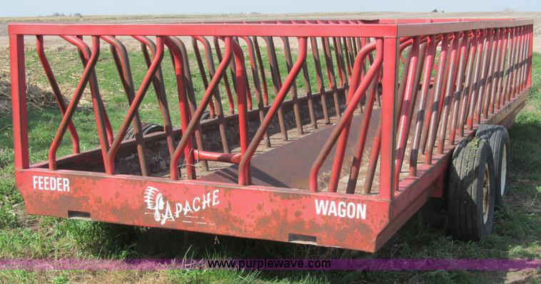 image for item B5121 Apache WEW24A2 hay trailer feeder wagon