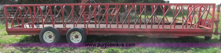 image for item B5121 Apache WEW24A2 hay trailer feeder wagon