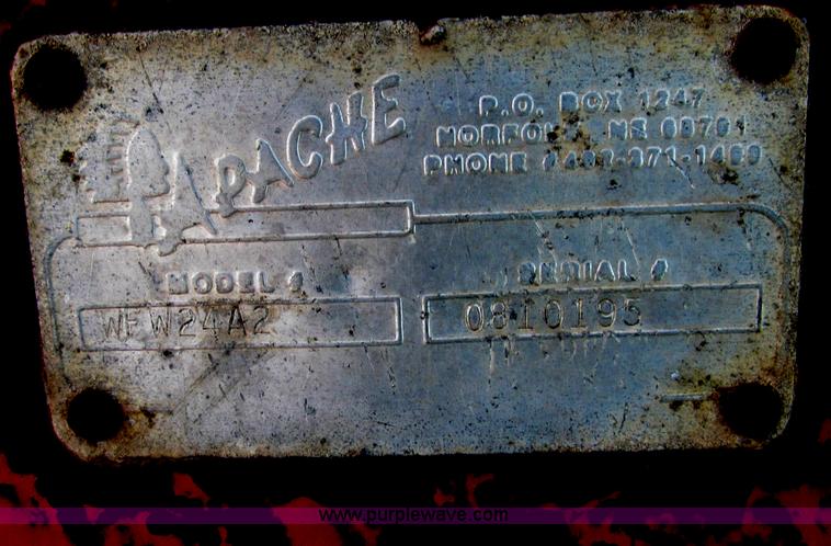 image for item B5121 Apache WEW24A2 hay trailer feeder wagon