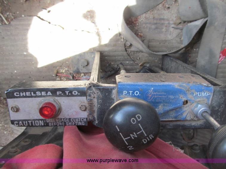 image for item B5122 1977 Ford 9000 tandem axle grain truck