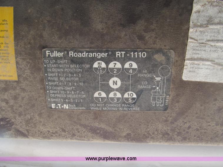 image for item B5122 1977 Ford 9000 tandem axle grain truck