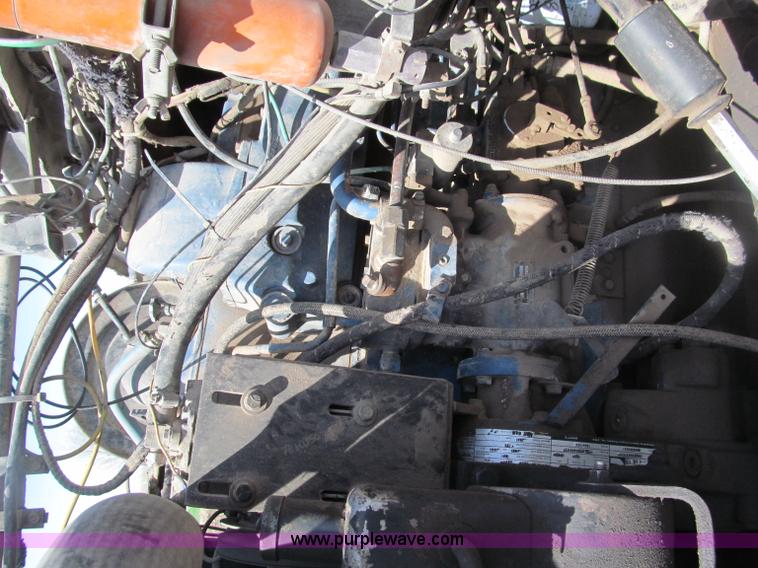 image for item B5122 1977 Ford 9000 tandem axle grain truck