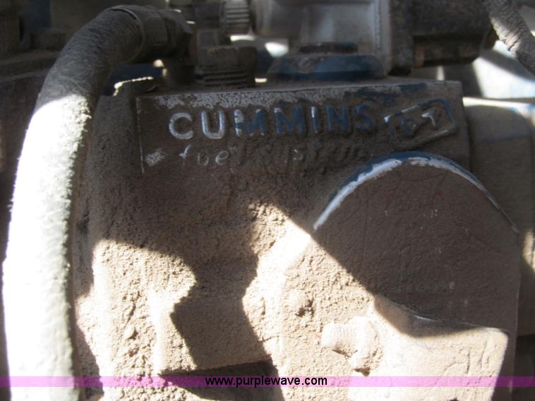 image for item B5122 1977 Ford 9000 tandem axle grain truck