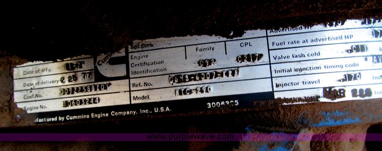 image for item B5122 1977 Ford 9000 tandem axle grain truck