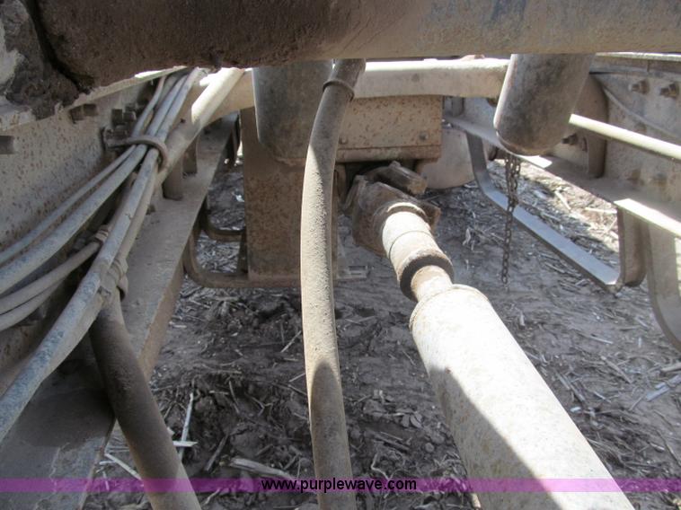 image for item B5122 1977 Ford 9000 tandem axle grain truck