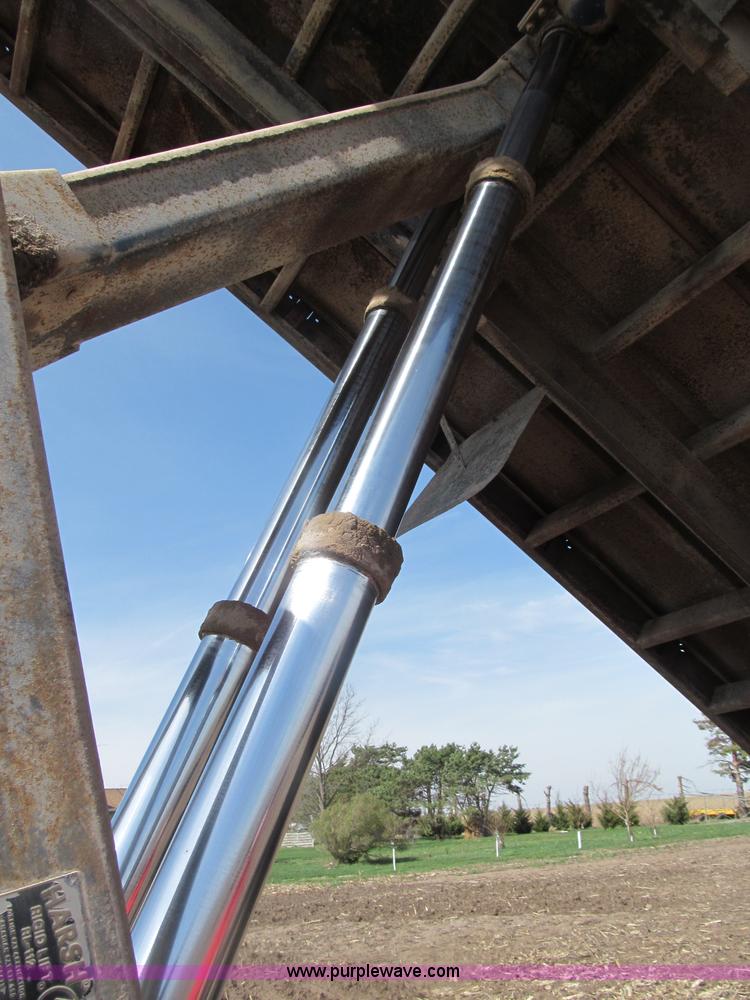 image for item B5122 1977 Ford 9000 tandem axle grain truck