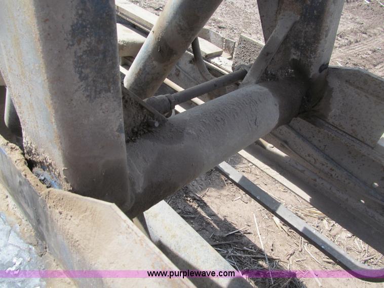 image for item B5122 1977 Ford 9000 tandem axle grain truck