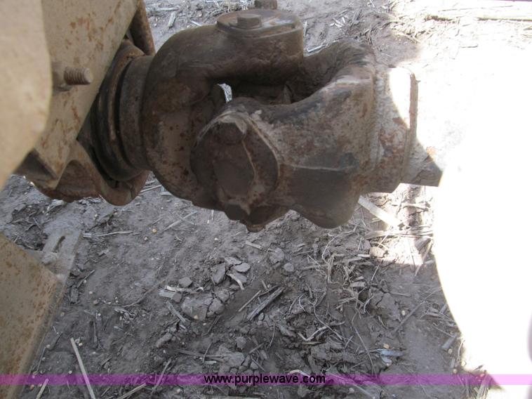 image for item B5122 1977 Ford 9000 tandem axle grain truck