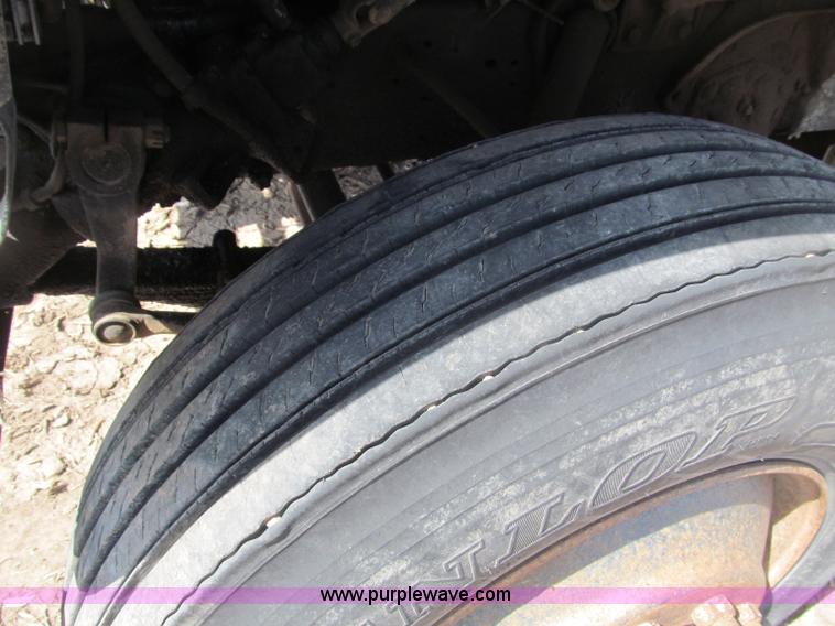 image for item B5122 1977 Ford 9000 tandem axle grain truck