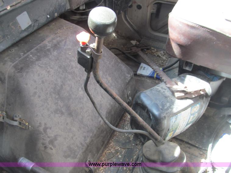 image for item B5123 1979 International 1854 tandem axle grain truck