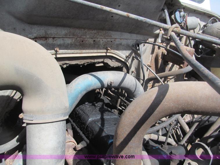 image for item B5123 1979 International 1854 tandem axle grain truck