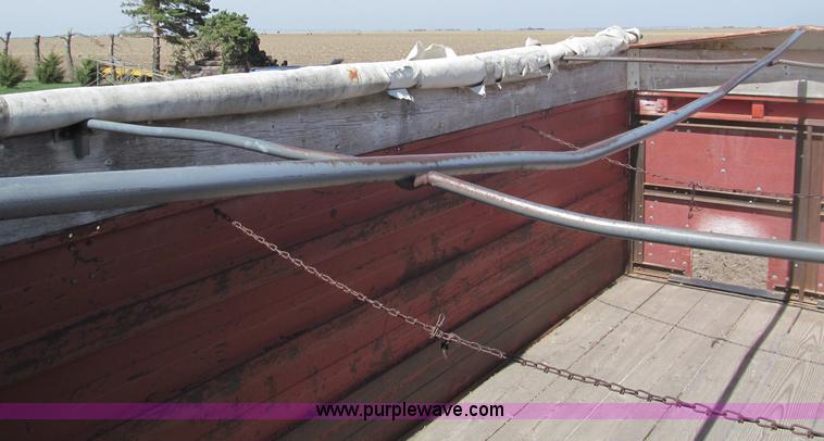 image for item B5123 1979 International 1854 tandem axle grain truck