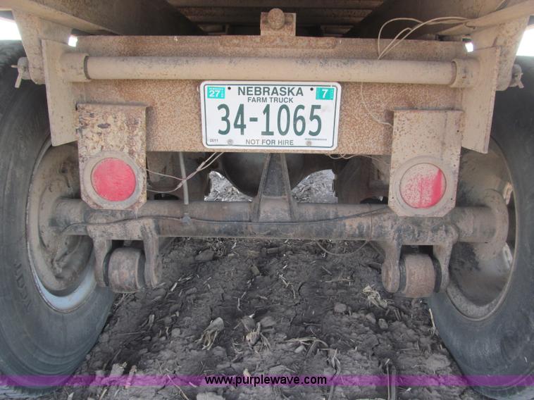 image for item B5123 1979 International 1854 tandem axle grain truck