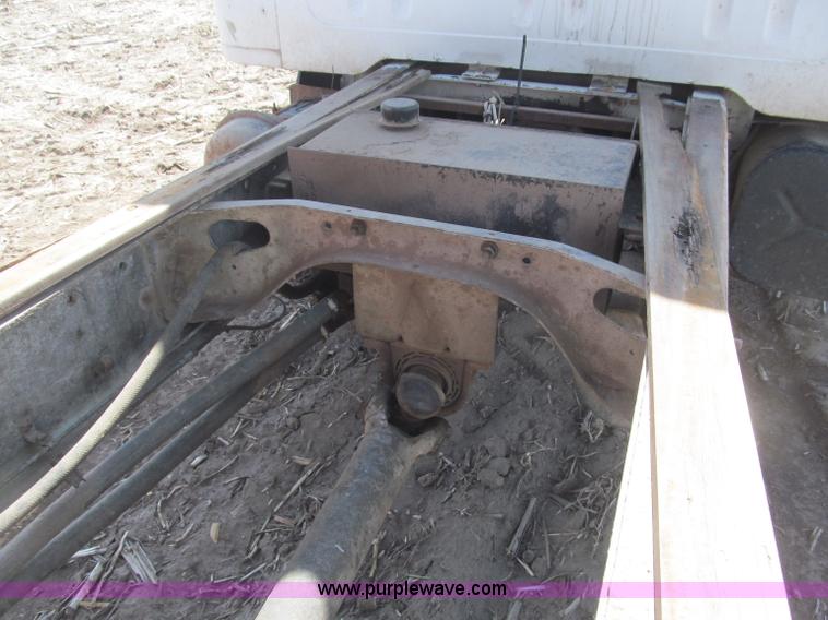 image for item B5123 1979 International 1854 tandem axle grain truck