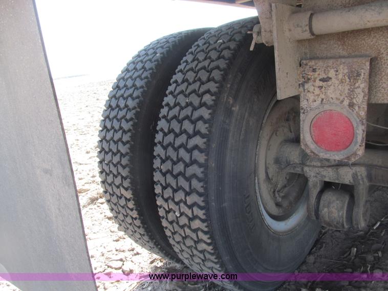 image for item B5123 1979 International 1854 tandem axle grain truck