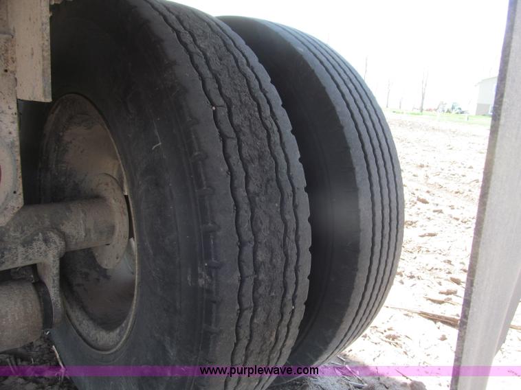 image for item B5123 1979 International 1854 tandem axle grain truck