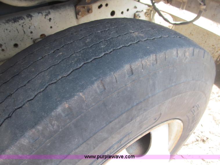 image for item B5123 1979 International 1854 tandem axle grain truck