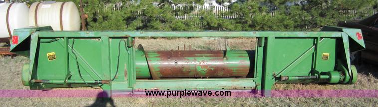 image for item B5775 John Deere 653A row crop header