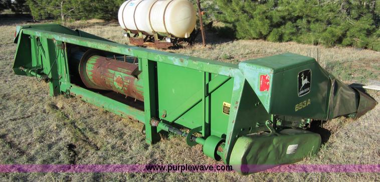 image for item B5775 John Deere 653A row crop header