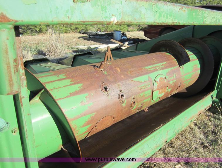 image for item B5775 John Deere 653A row crop header