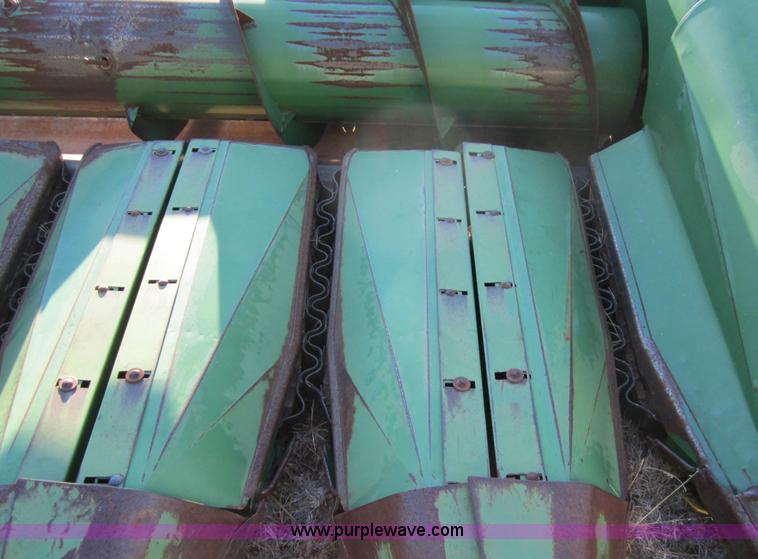 image for item B5775 John Deere 653A row crop header