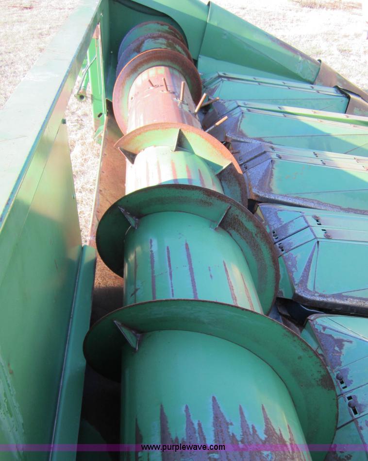 image for item B5775 John Deere 653A row crop header