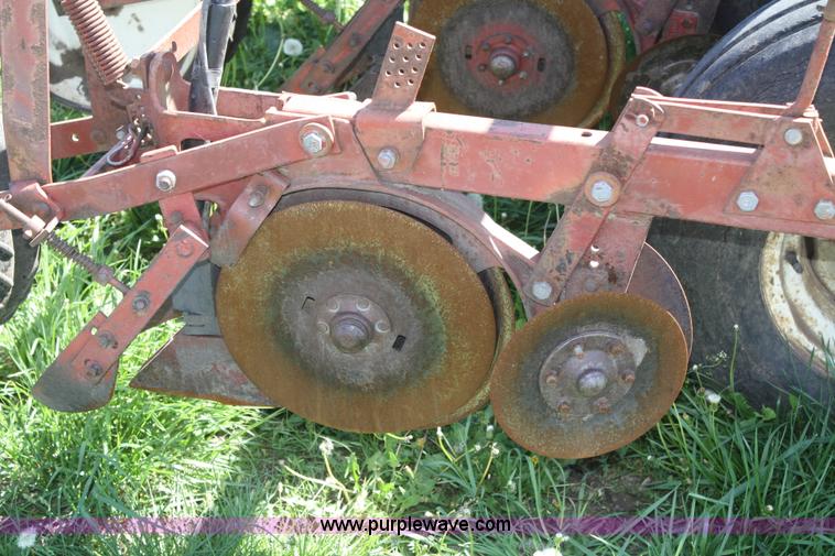 image for item B6521 International 400 Cyclo-Air six row planter