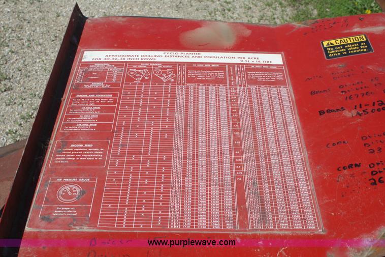 image for item B6521 International 400 Cyclo-Air six row planter