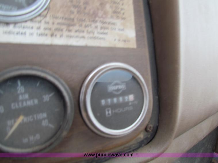 image for item B7212 1981 International Loral 1600C lime spreader truck