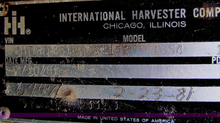 image for item B7212 1981 International Loral 1600C lime spreader truck