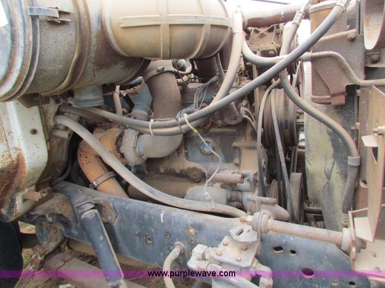 image for item B7212 1981 International Loral 1600C lime spreader truck