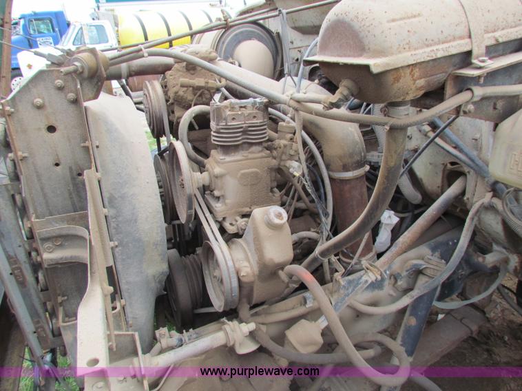 image for item B7212 1981 International Loral 1600C lime spreader truck